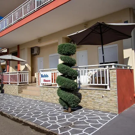 Babis House Apartmán *