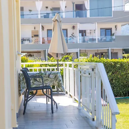 Апартаменты Babis House *