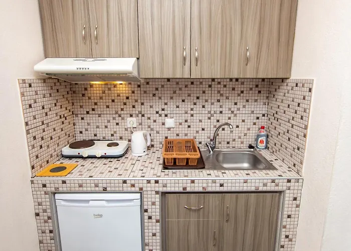 Апартаменты Babis House *